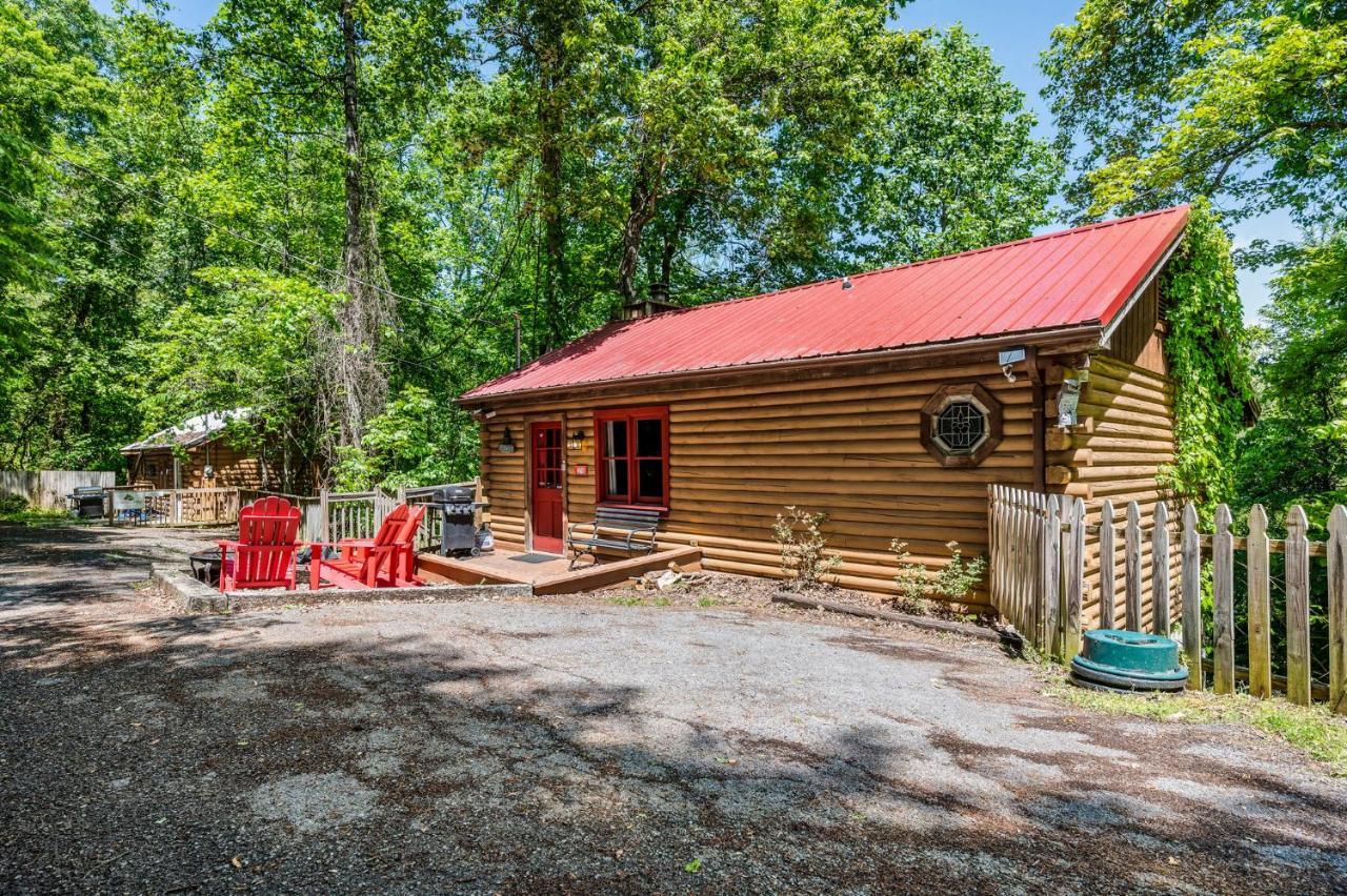 Romantic Log Cabin With Hot Tub Pigeon Forge Exterior photo